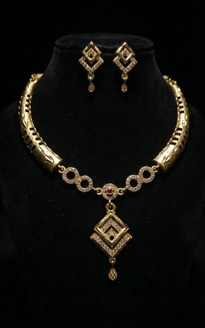Royal Geometric Gold Necklace Set